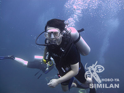 水中でのダイビング姿!